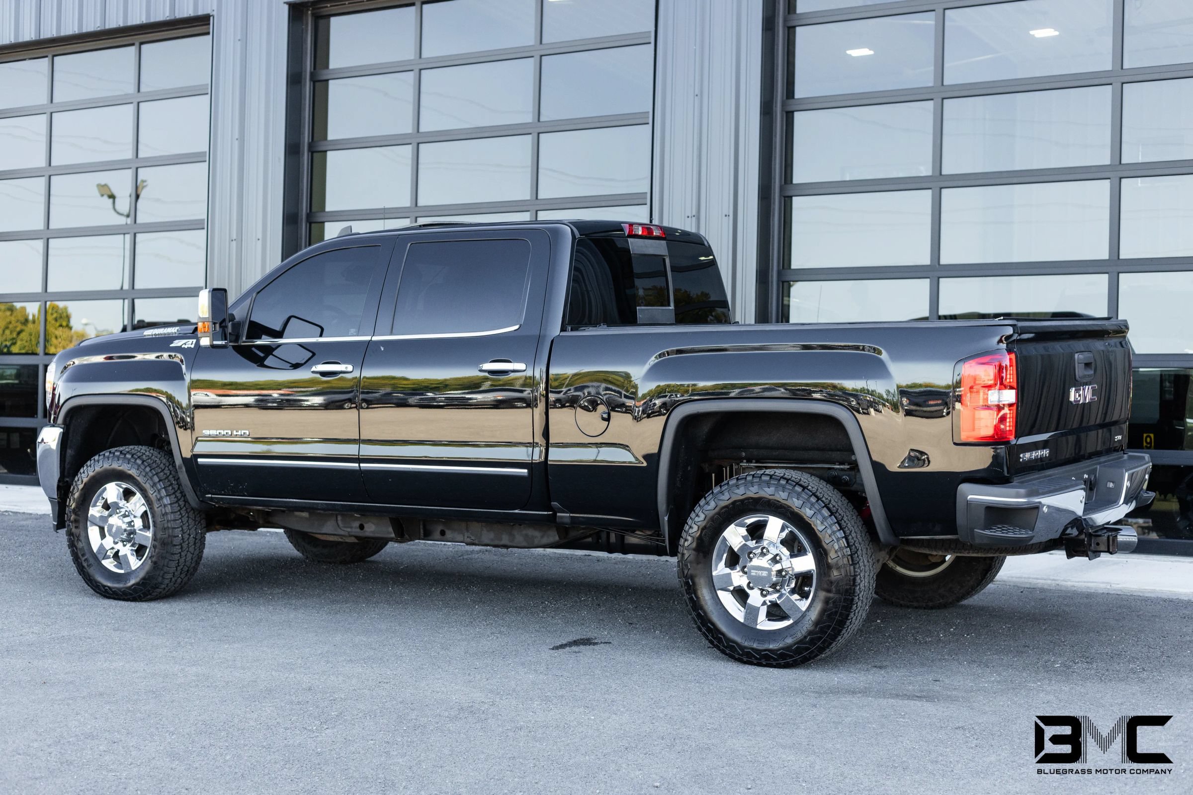 Used 2019 GMC Sierra 3500 SLT w/ Driver Alert Package AWD/4WD image 5