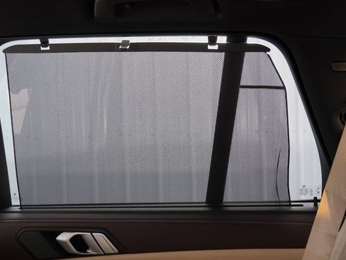 Used 2019 BMW X5 xDrive50i w/ M Sport Package image 41