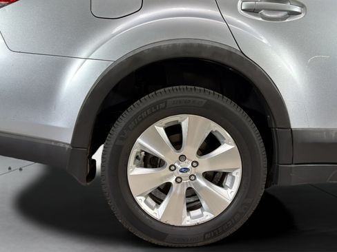 Used 2012 Subaru Outback 3.6R Limited w/ Moonroof Pkg AWD/4WD image 35