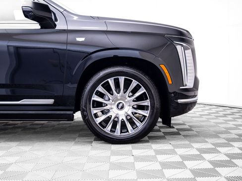 Certified 2026 Cadillac Escalade Platinum Luxury w/ LPO, Floor Liner Package AWD/4WD image 38