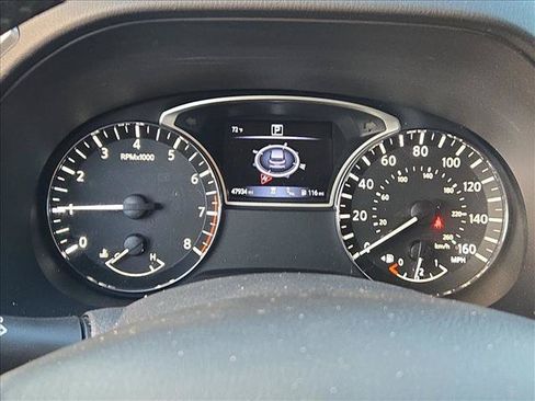 Used 2019 Nissan Pathfinder SL FWD image 10