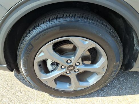 Used 2025 Ford Escape ST-Line FWD image 9