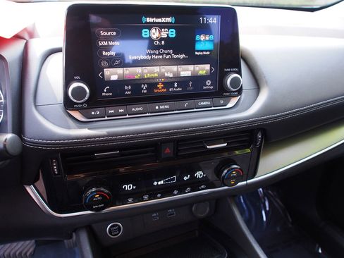 Used 2023 Nissan Rogue SV image 23