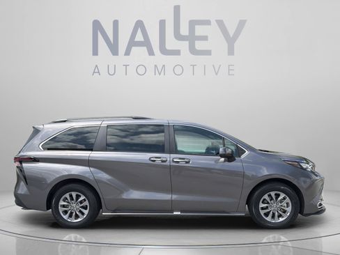 Certified 2024 Toyota Sienna XLE FWD image 6