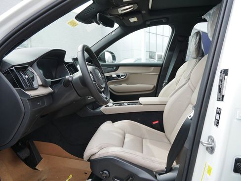 New 2026 Volvo XC90 B6 Ultra w/ Protection Package AWD/4WD image 5