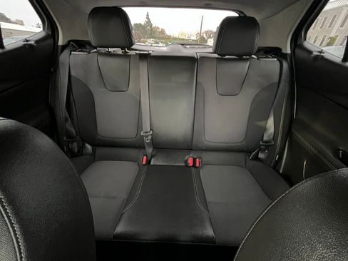 Used 2025 Buick Encore GX Preferred image 36