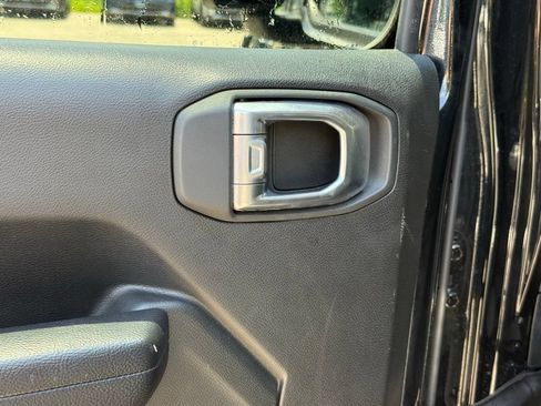 Used 2024 Jeep Wrangler Unlimited Sport AWD/4WD image 45
