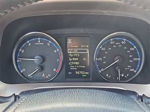 Used 2018 Toyota RAV4 Limited image 30