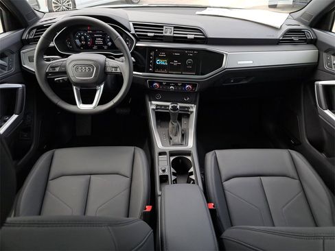 New 2025 Audi Q3 2.0T Premium image 24