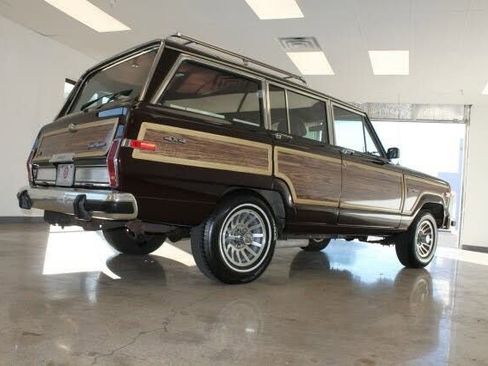 Used 1989 Jeep Grand Wagoneer image 41