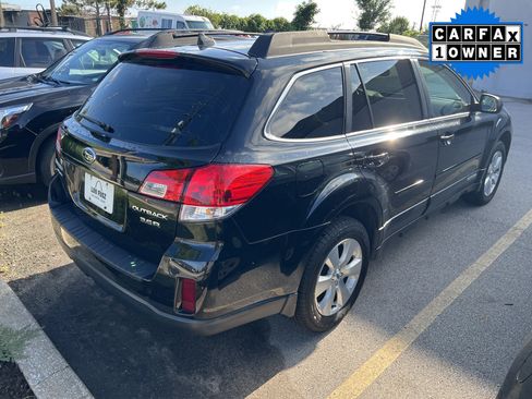Used 2012 Subaru Outback 3.6R Limited w/ Moonroof Pkg AWD/4WD image 4
