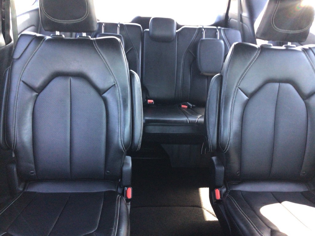 Used 2025 Chrysler Pacifica Select FWD image 15