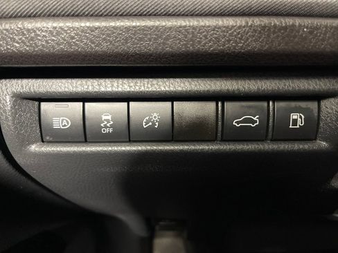 Used 2025 Toyota Camry LE FWD image 28