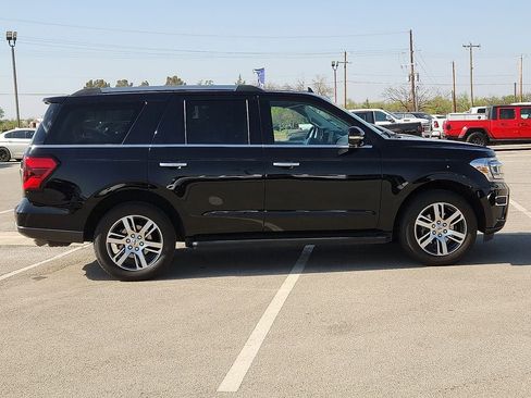 Used 2024 Ford Expedition Limited RWD image 5