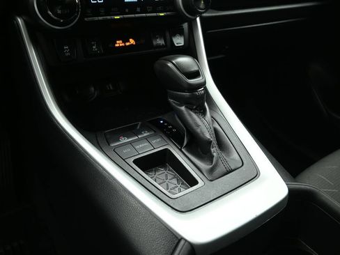 Used 2024 Toyota RAV4 XLE w/ Convenience Package FWD image 15