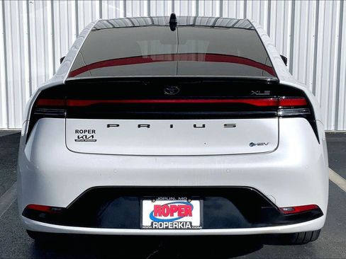 Used 2024 Toyota Prius XLE image 4