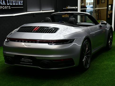 Used 2023 Porsche 911 Carrera image 9