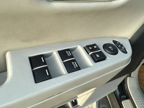 Used 2012 Honda Pilot EX-L image 17