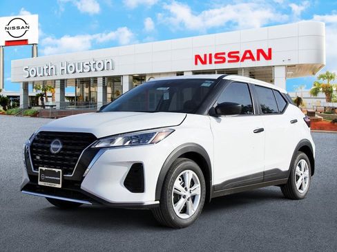 New 2025 Nissan Kicks Play S w/ Interior Electronics Package FWD image 2