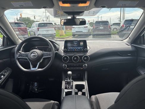 Used 2025 Nissan Sentra SV FWD image 27