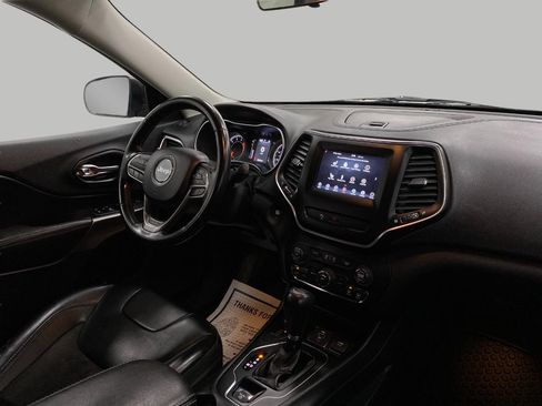 Used 2020 Jeep Cherokee Latitude Plus w/ Cold Weather Group image 19