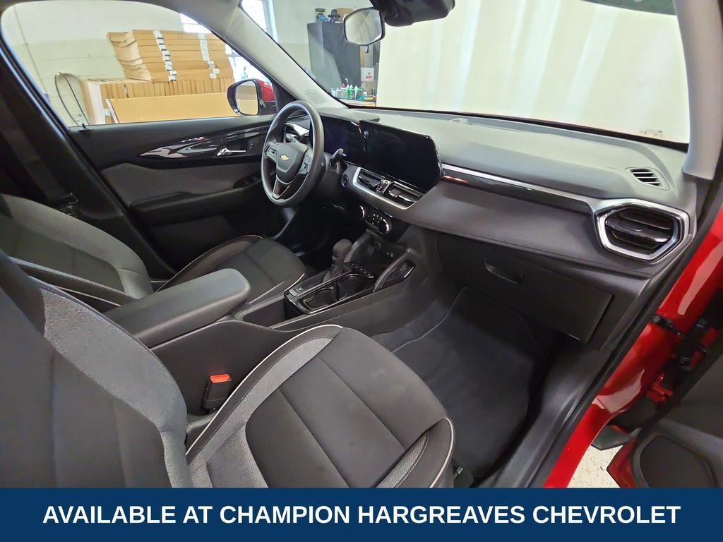 Used 2026 Chevrolet TrailBlazer LT AWD/4WD image 37