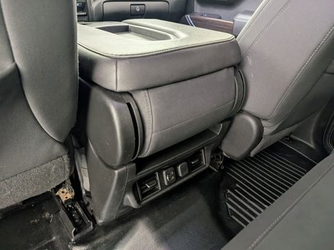 Used 2021 Chevrolet Silverado 1500 LT image 31