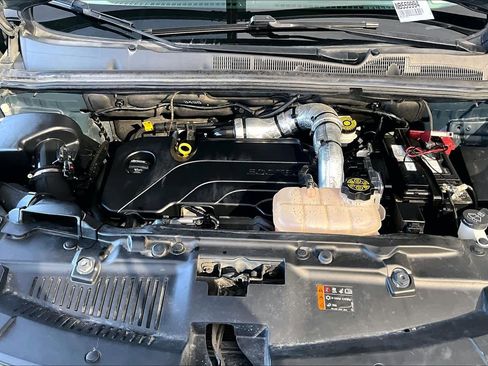 Used 2022 Chevrolet Trax LT w/ LT Convenience Package image 30