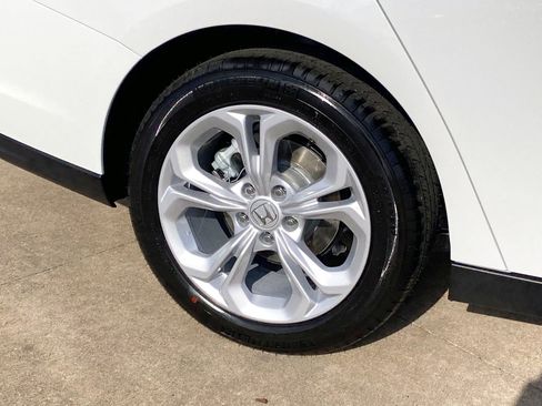 Used 2025 Honda Accord LX image 8