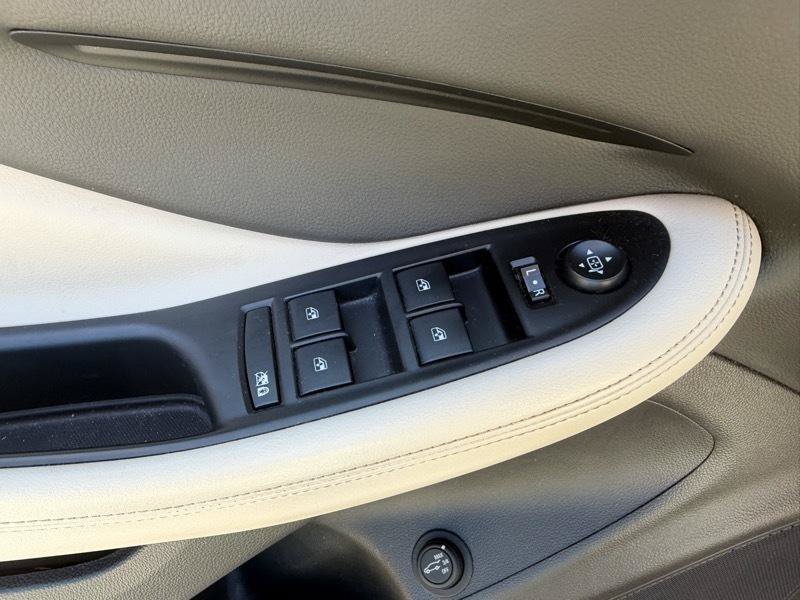 Used 2019 Buick Envision Essence AWD/4WD image 9