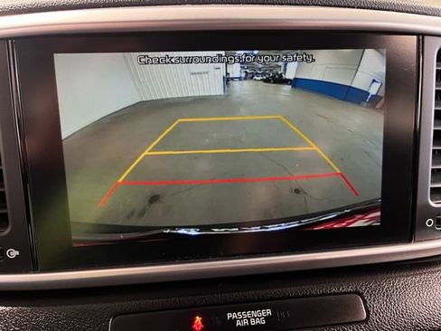 Used 2022 Kia Sportage LX image 27