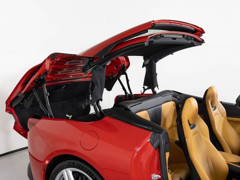 Used 2020 Ferrari Portofino image 20