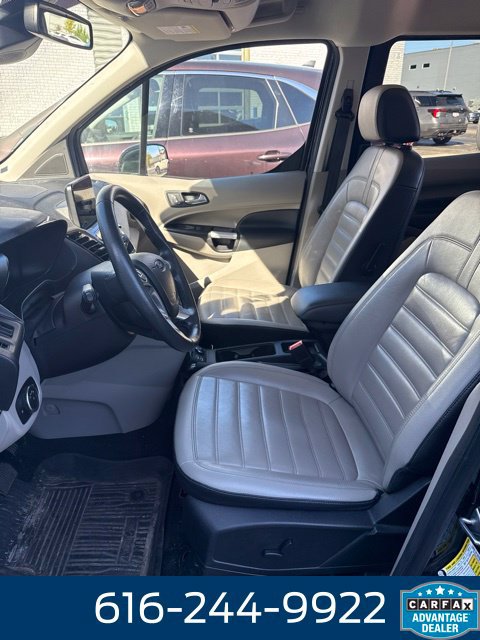 Used 2019 Ford Transit Connect Titanium w/ Titanium Premium Package FWD image 11