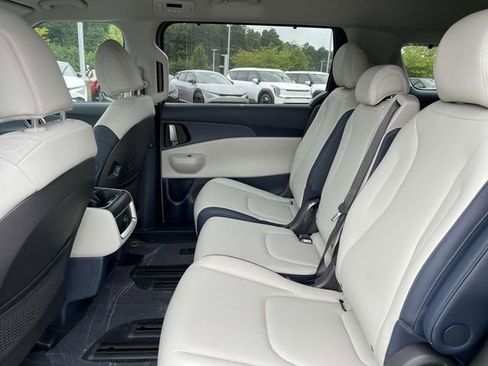 New 2026 Kia Carnival EX image 22