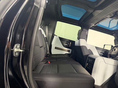 Used 2025 GMC Hummer EV 2X image 31