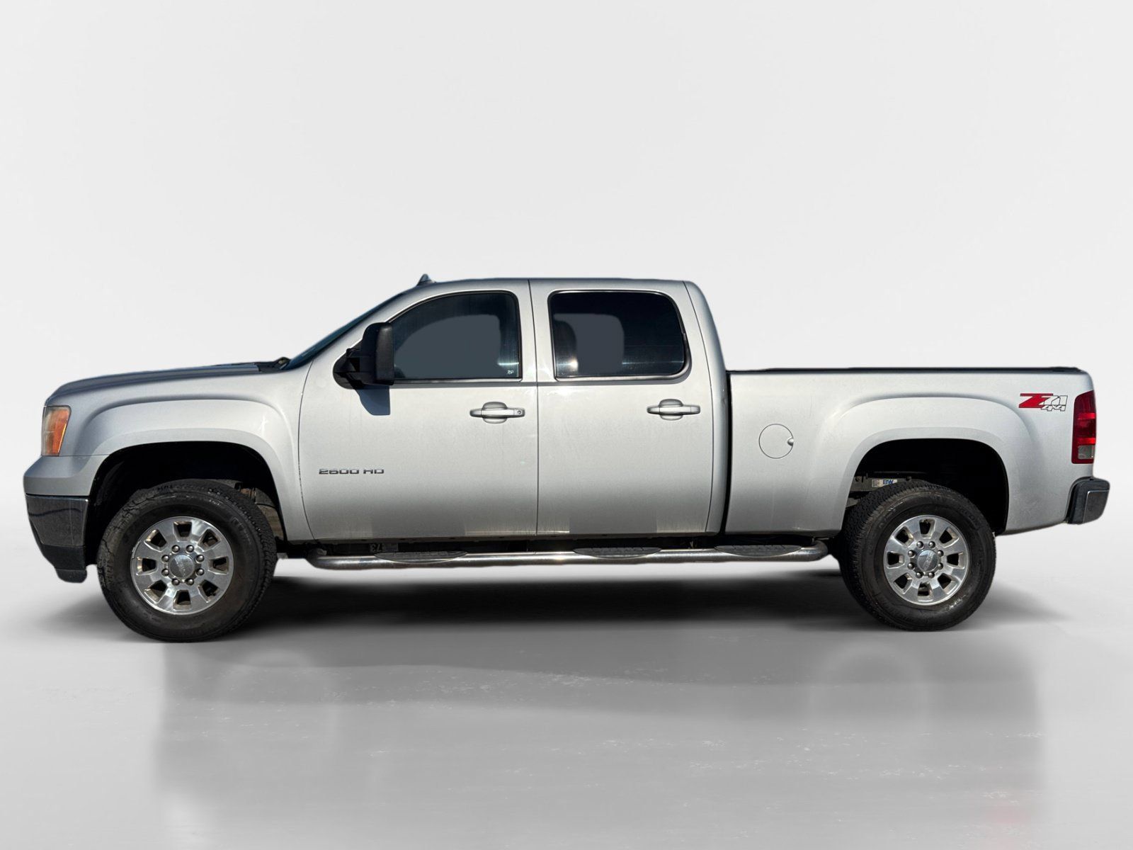Used 2011 GMC Sierra 2500 SLT w/ SLT Convenience Package AWD/4WD image 2