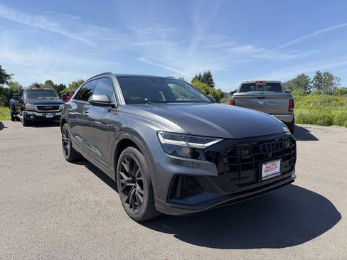 Used 2020 Audi Q8 Premium Plus w/ Premium Plus Package AWD/4WD image 2