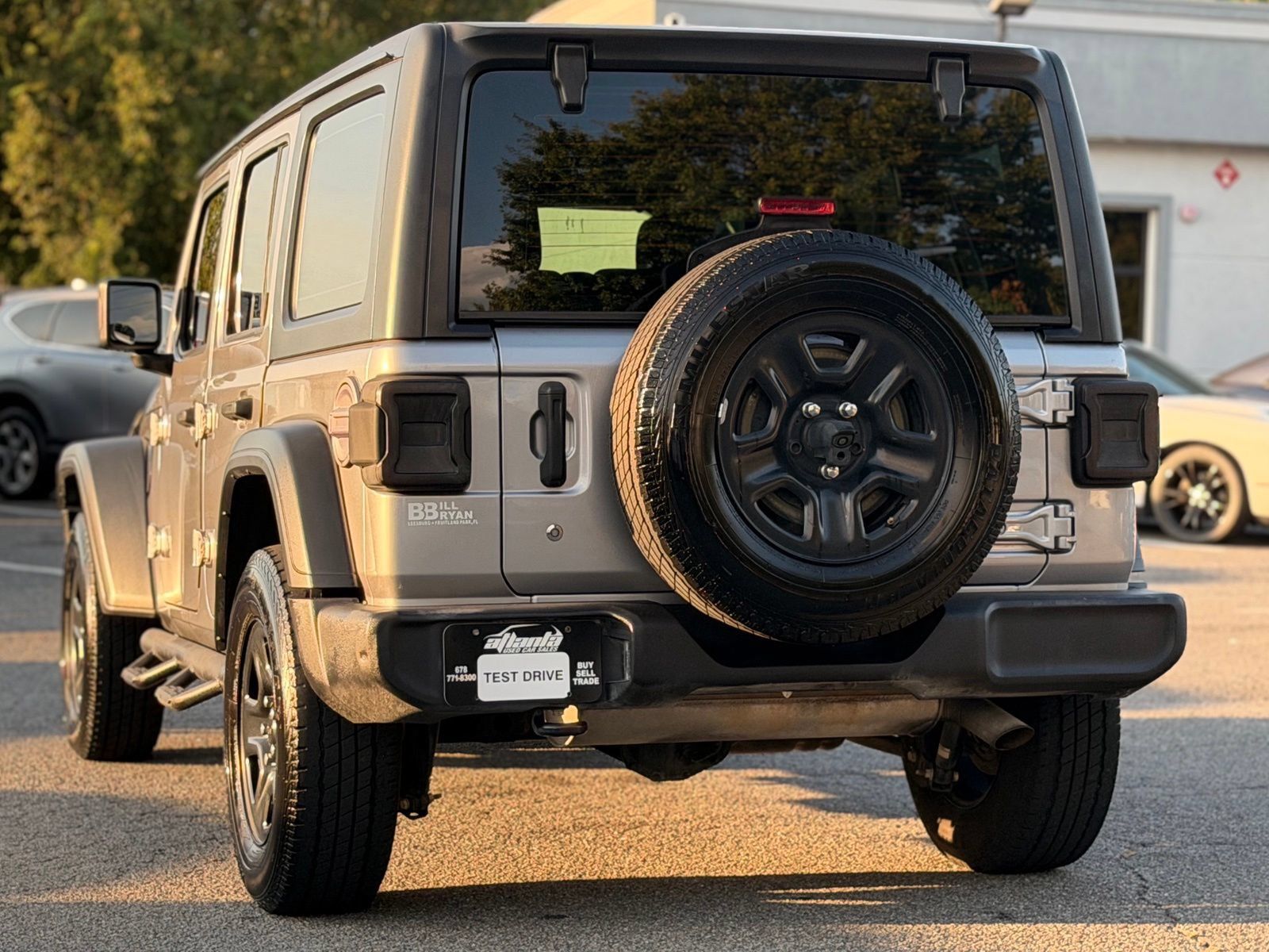 Used 2018 Jeep Wrangler Unlimited Sport AWD/4WD image 3