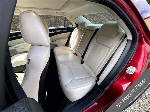 Used 2015 Chrysler 300 Limited RWD image 21