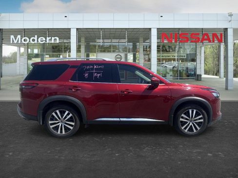 Certified 2023 Nissan Pathfinder Platinum AWD/4WD image 6