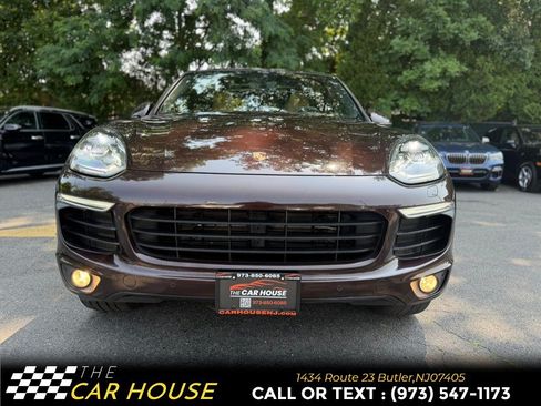 Used 2017 Porsche Cayenne AWD/4WD image 3