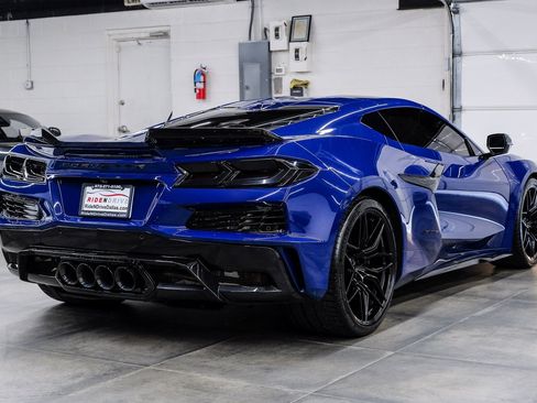 Used 2025 Chevrolet Corvette Z06 w/ Battery Protection Package image 12