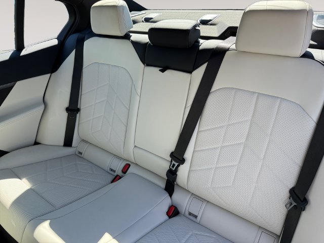 Certified 2026 BMW 530i xDrive w/ Premium Package AWD/4WD image 13