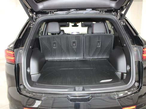 Used 2024 Chevrolet Blazer RS w/ Driver Confidence II Package FWD image 21