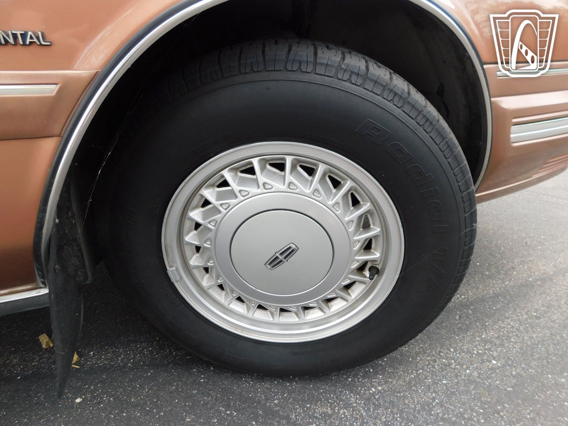 Used 1992 Lincoln Continental Executive FWD image 34