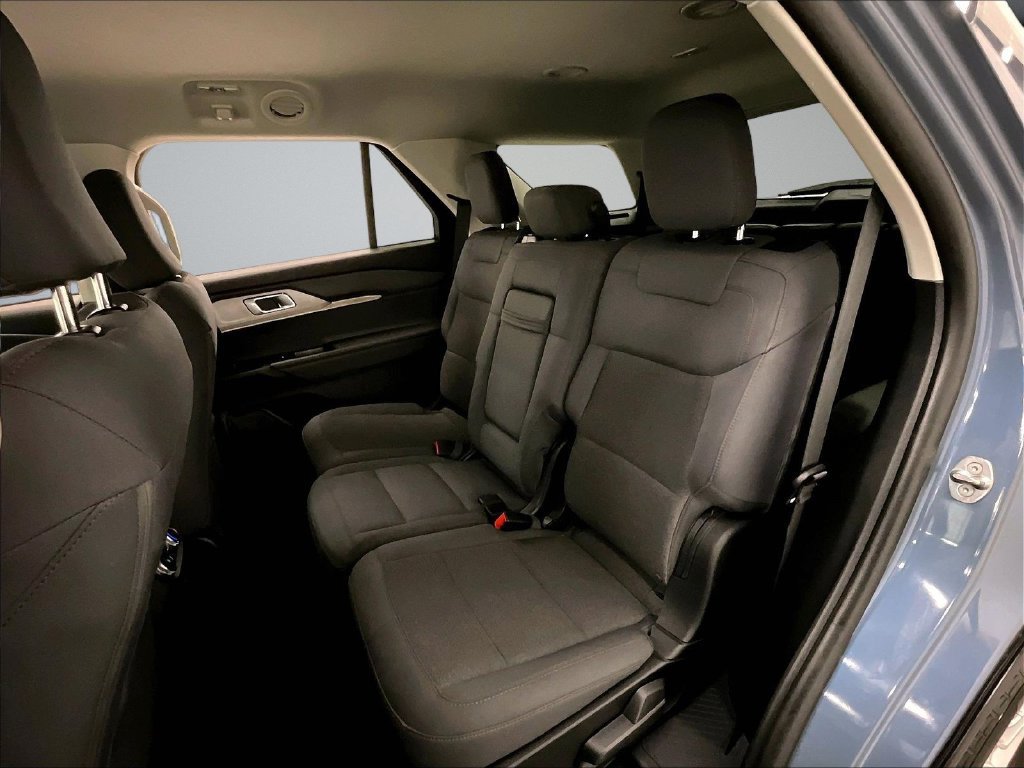 Used 2025 Ford Explorer Active AWD/4WD image 22