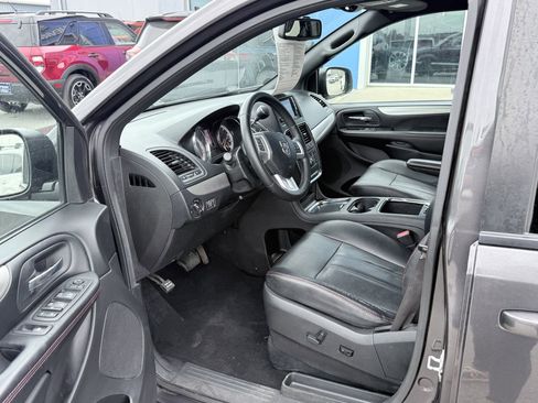 Used 2019 Dodge Grand Caravan GT FWD image 9