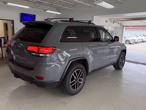 Used 2021 Jeep Grand Cherokee Trailhawk w/ Premium Lighting Group AWD/4WD image 12