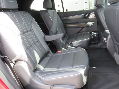 Used 2025 Buick Enclave Avenir w/ Super Cruise Package image 33