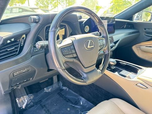 Used 2023 Lexus LS 500 w/ Interior Upgrade Package image 21